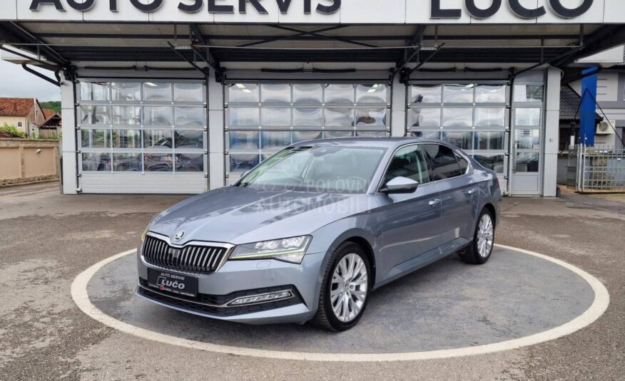 Škoda Superb 2.0 TDI DSG R kamera
