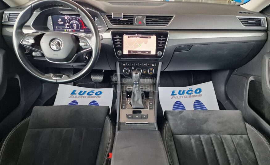 Škoda Superb 2.0 TDI DSG R kamera
