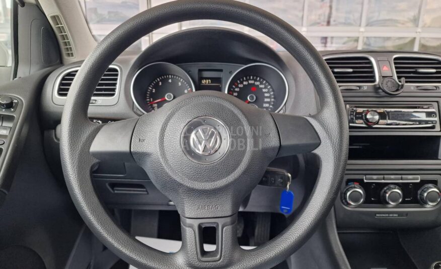 Volkswagen Golf 6 1.6 g as a test