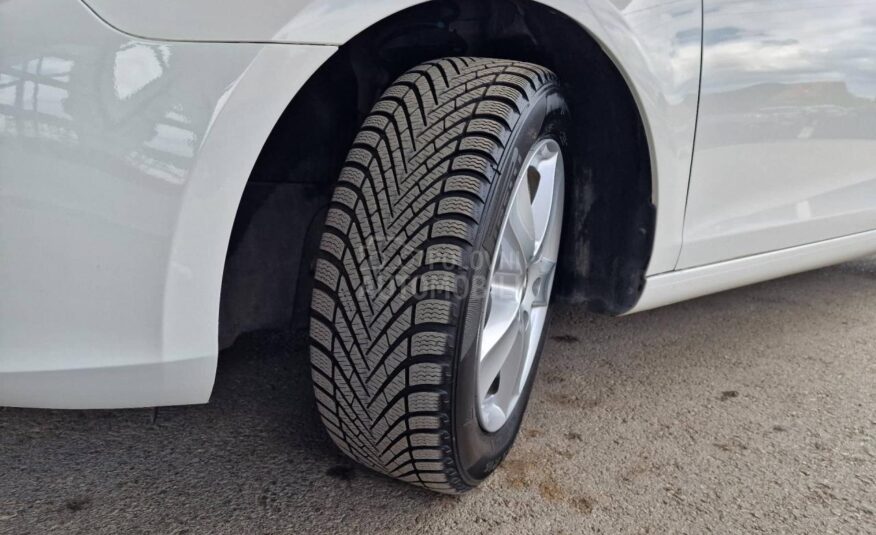 Volkswagen Golf 6 1.6 g as a test