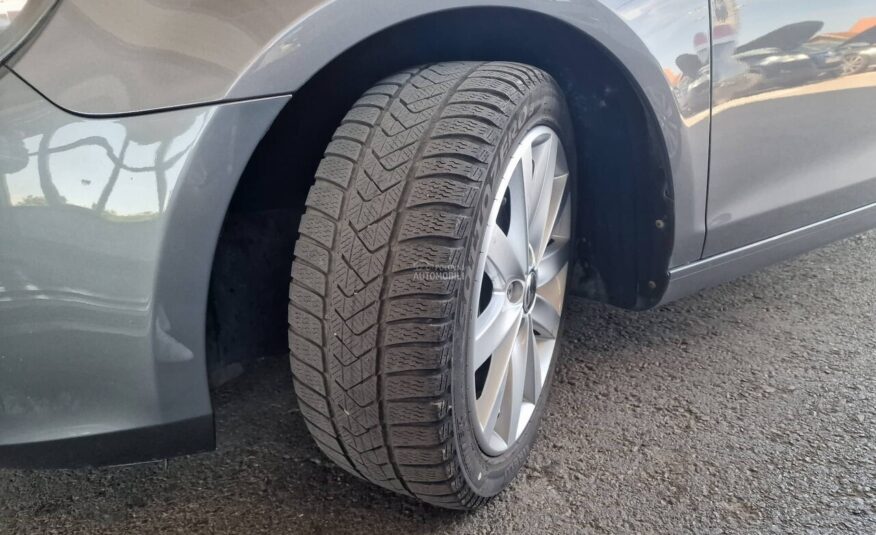 Volkswagen Golf 6 1.6 TDI HIGHLINE