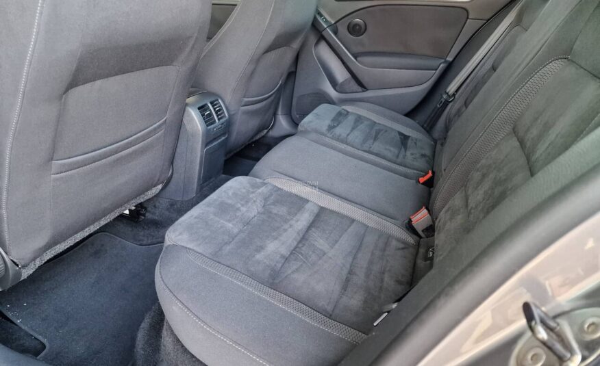 Volkswagen Golf 6 1.6 TDI HIGHLINE