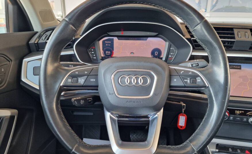 Audi Q3 2.0 TDI v.s ervis