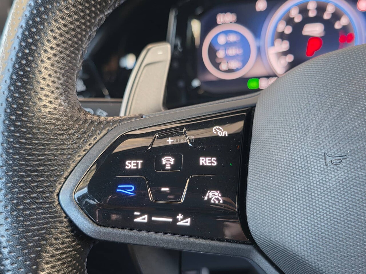 Volkswagen Golf 8 2.0 TSI R DSG 4WD Ak