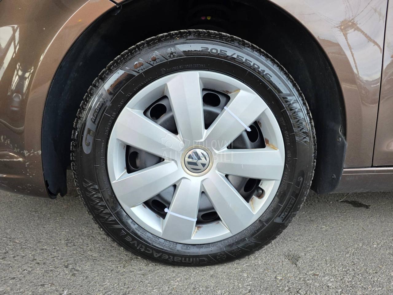 Volkswagen Touran 1.6 TDI DSG 7 sed