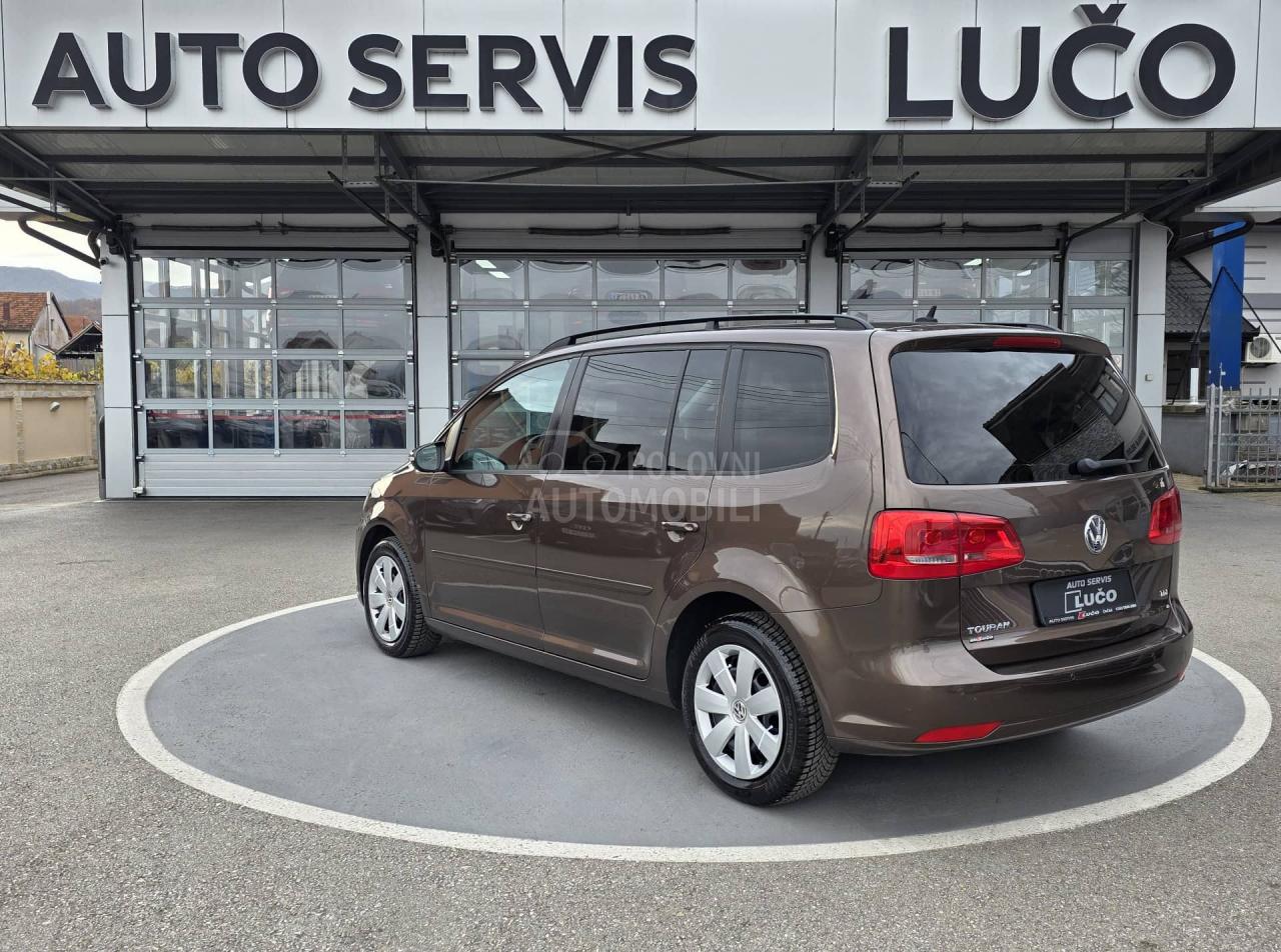 Volkswagen Touran 1.6 TDI DSG 7 sed