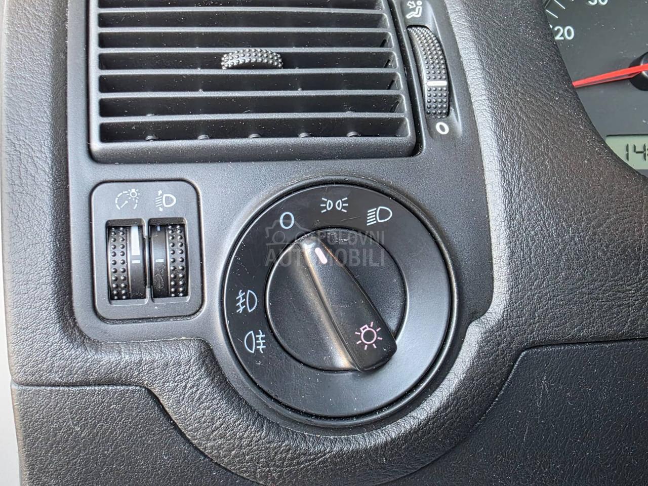 Volkswagen Golf 4 1.6b 83 k m 88 god