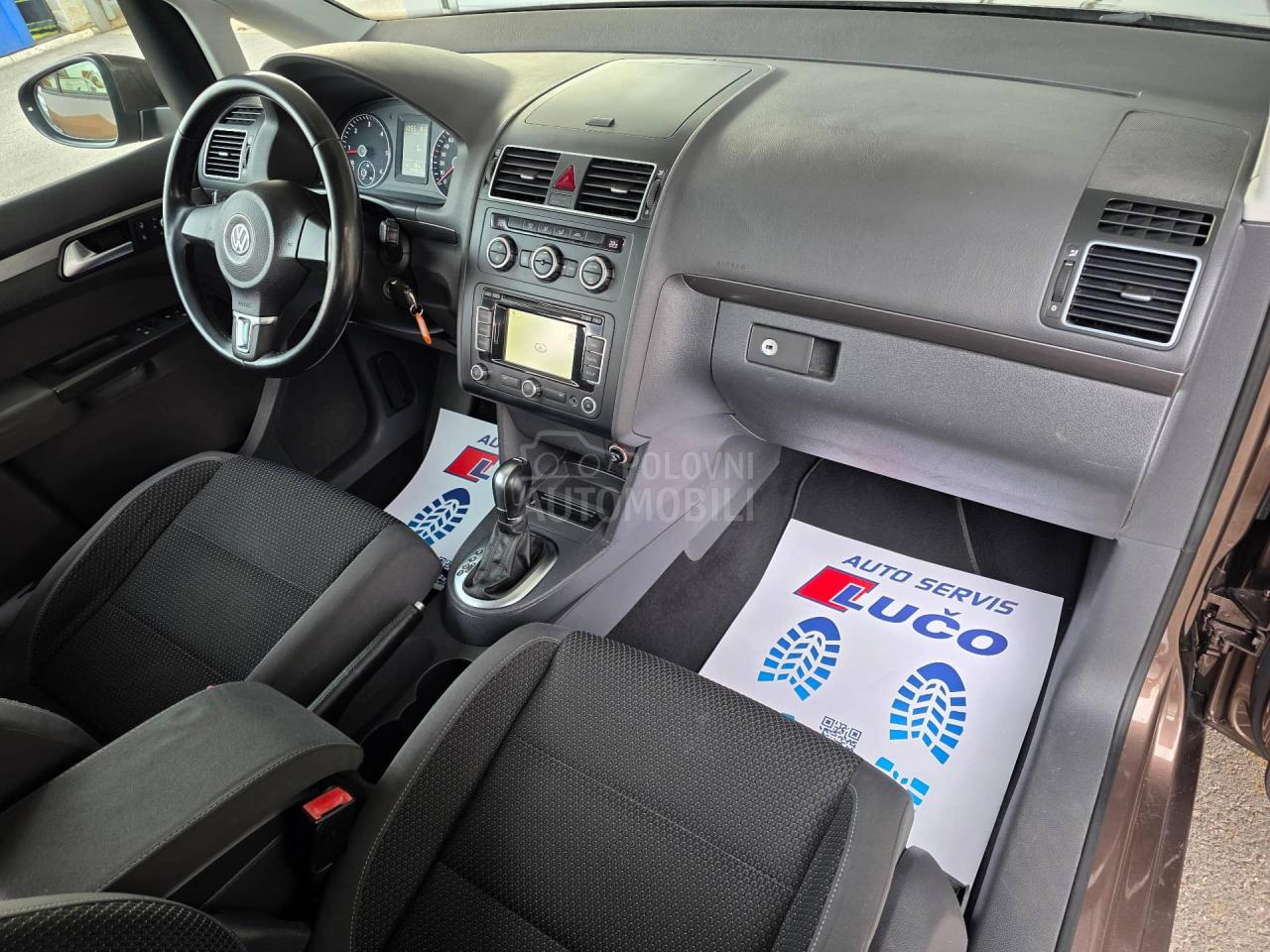 Volkswagen Touran 1.6 TDI DSG 7 sed