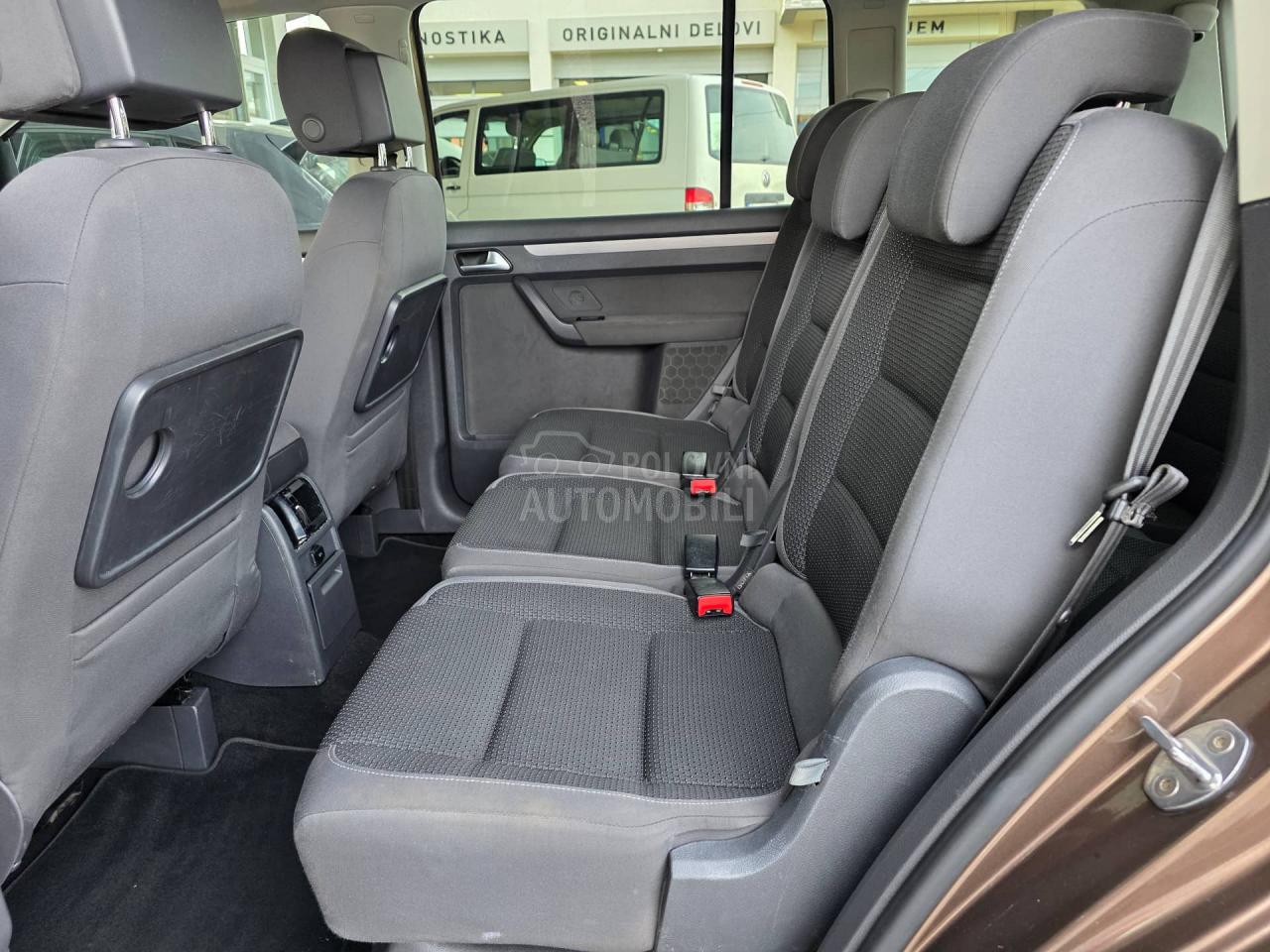 Volkswagen Touran 1.6 TDI DSG 7 sed