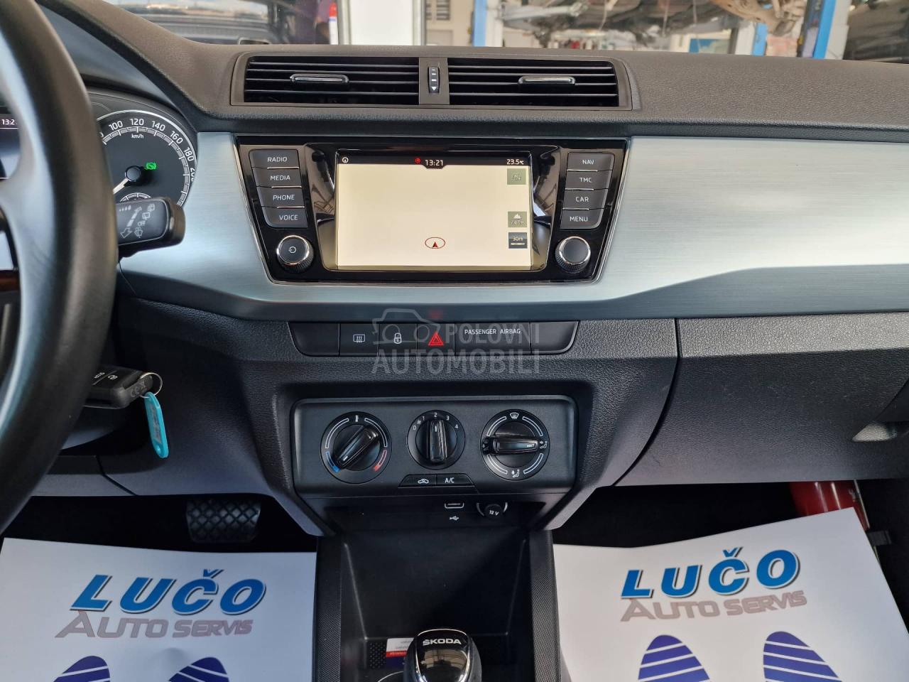 Škoda Fabia 1.0TSI DSG kamera