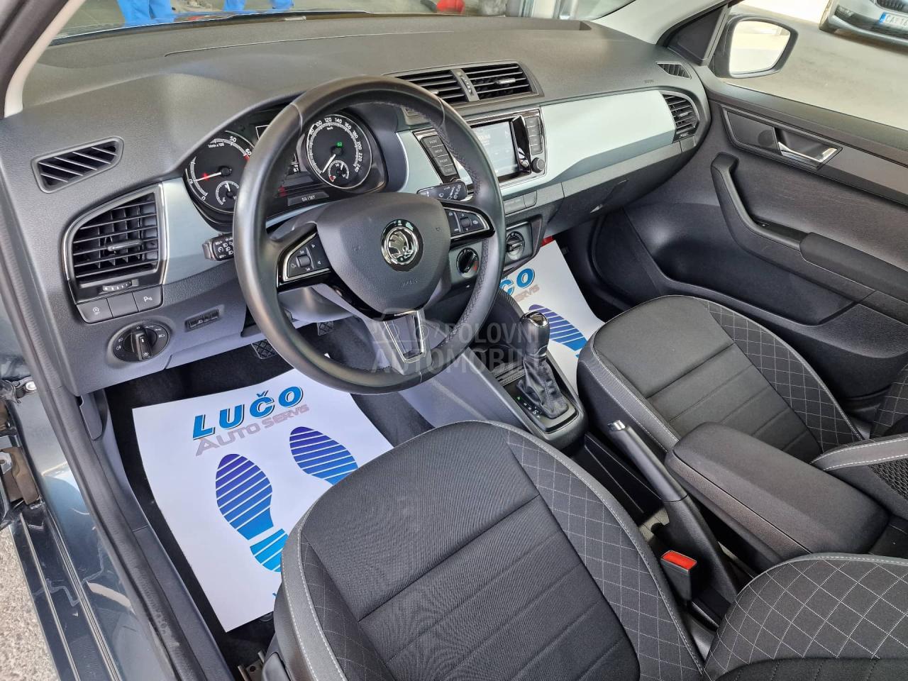 Škoda Fabia 1.0TSI DSG kamera