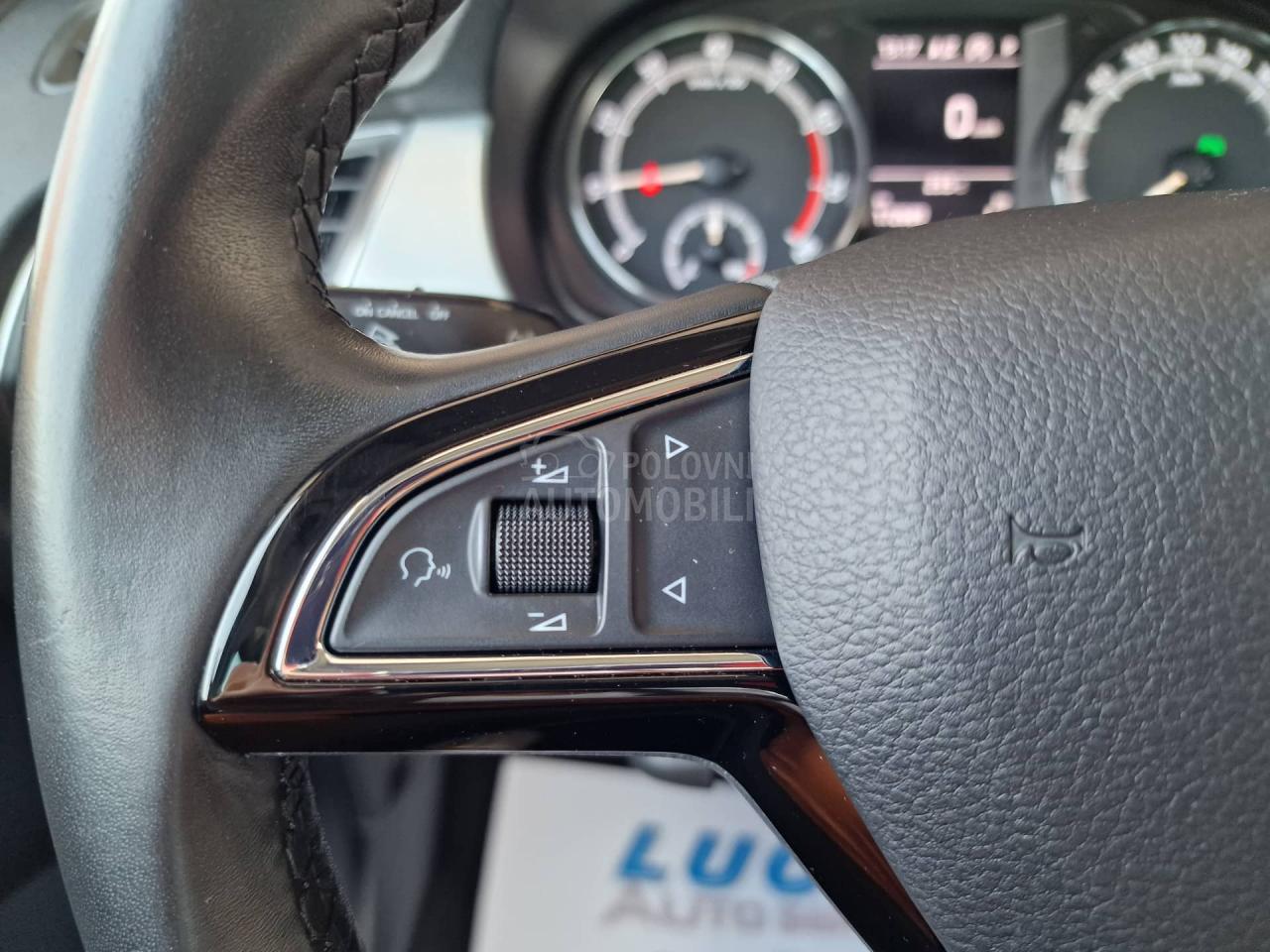 Škoda Fabia 1.0TSI DSG kamera