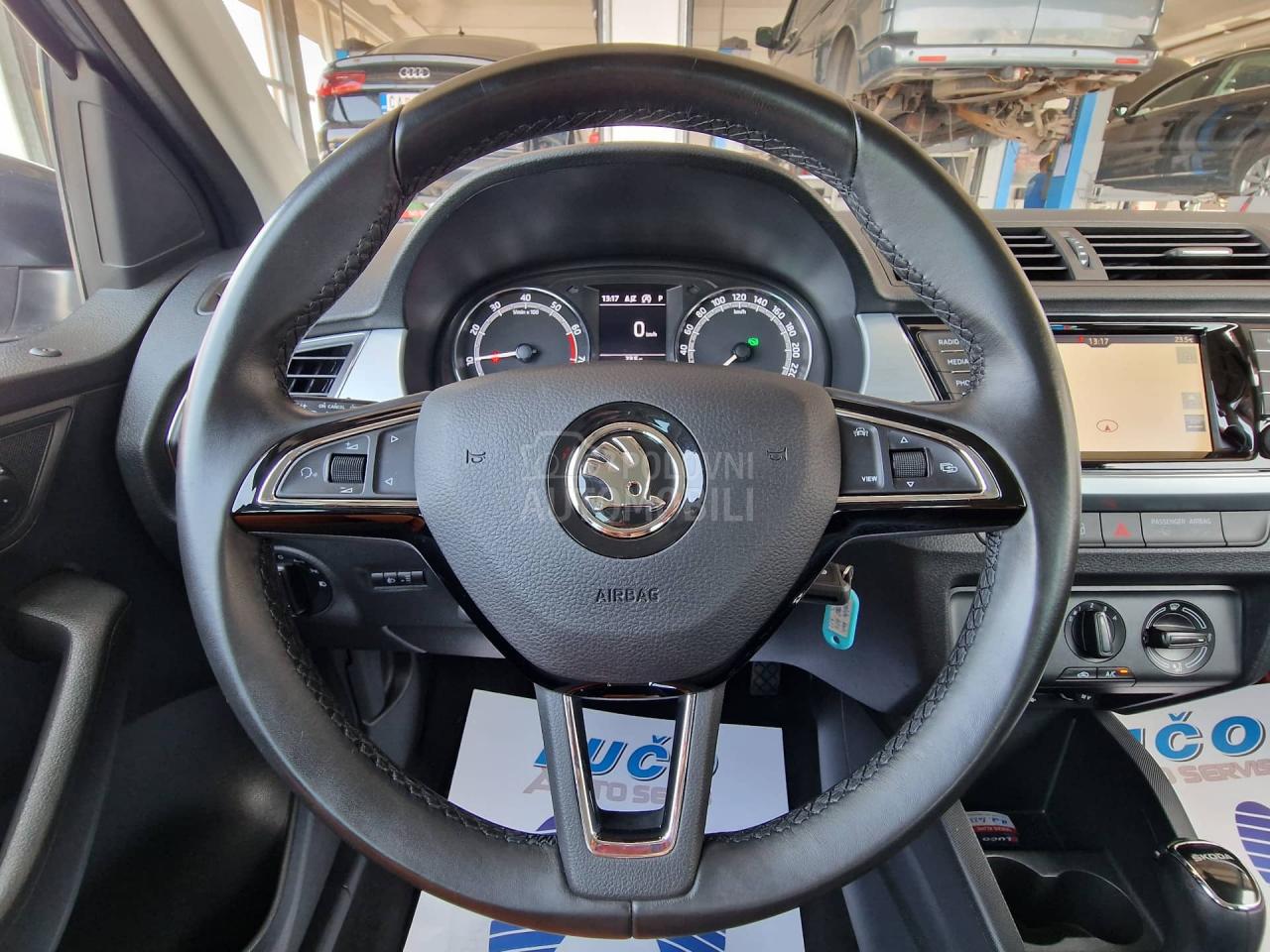 Škoda Fabia 1.0TSI DSG kamera