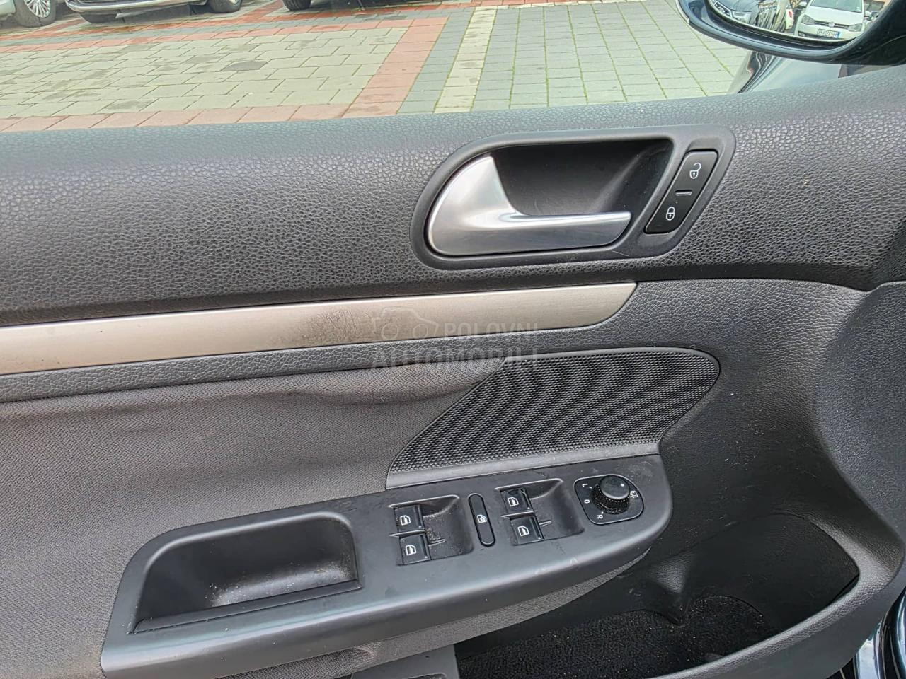 Volkswagen Golf 5 1.6 G as 77 k w 126